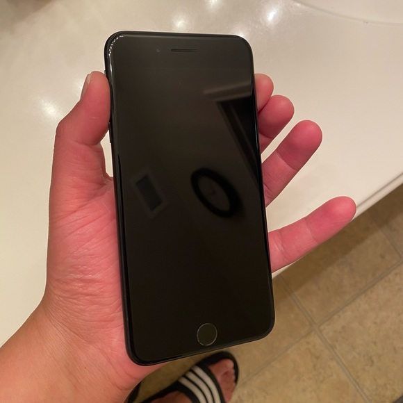 iPhone 7 Plus - Black - 256GB - Picture 3 of 14